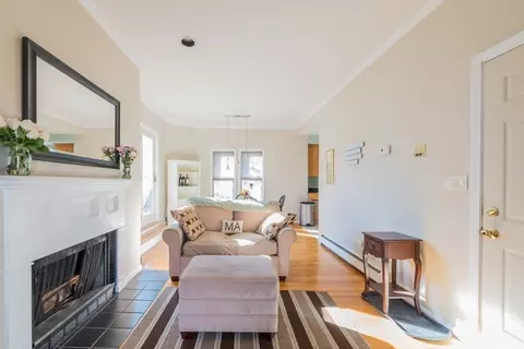 192 W Seventh St #2, Boston, MA 02127