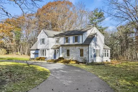 811 West St, Leominster, MA 01453