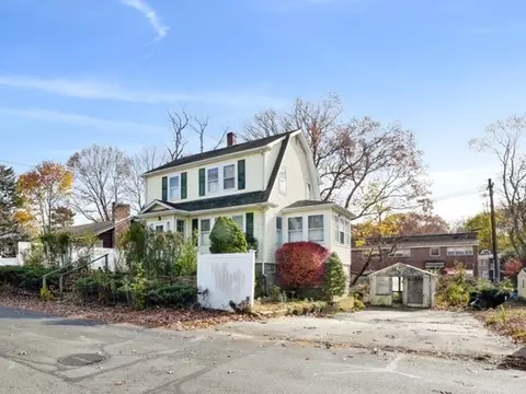129 Station St, Stoughton, MA 02072
