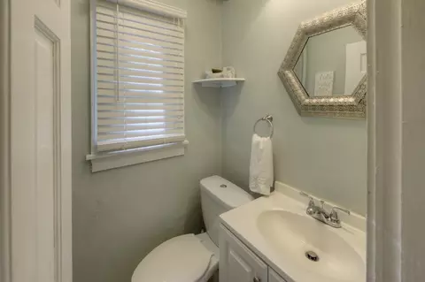 6 S Flagg St, Worcester, MA 01602 photo 12