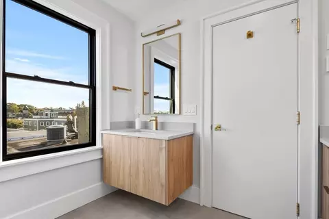 532-34 E Third St #6, Boston, MA 02127 photo 25