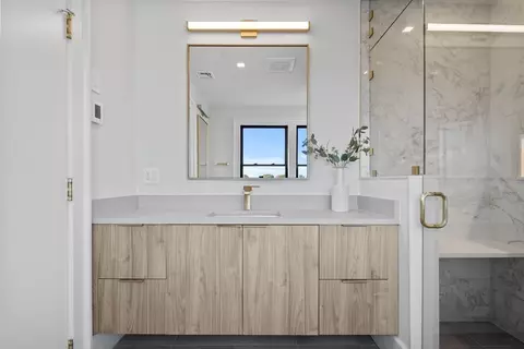 532-34 E Third St #6, Boston, MA 02127 photo 24