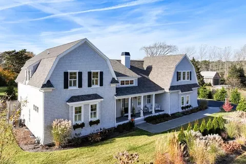 20 Cockle Cove Rd, Chatham, MA 02659
