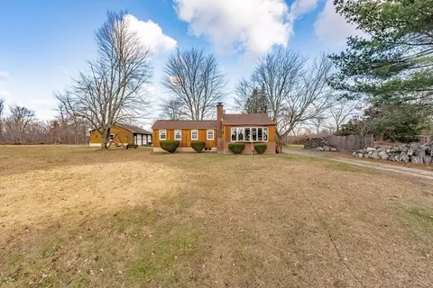 283 Meadow St, Agawam, MA 01001