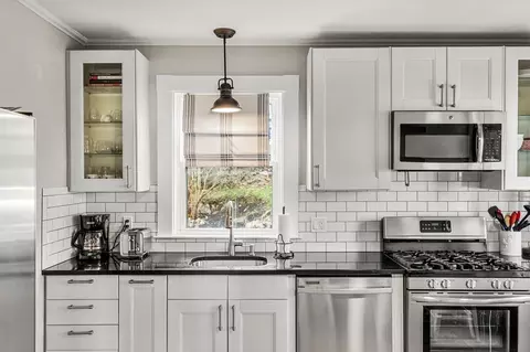 18 School St #2, Beverly, MA 01915 photo 8