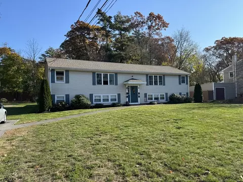 79 Forest St, Middleboro, MA 02346