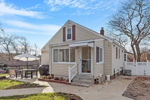 20 Dale St, Methuen, MA 01844