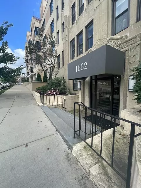 1662 Commonwealth Ave #12, Boston, MA 02135