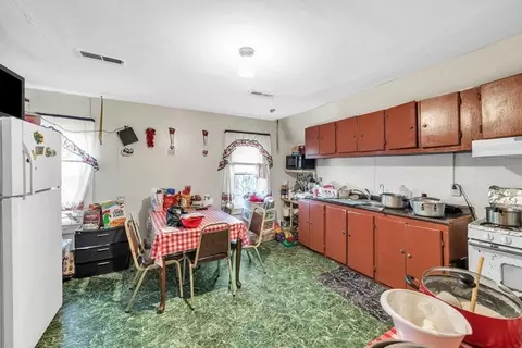 70 Alexander St, Springfield, MA 01107 photo 38