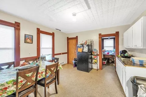 70 Alexander St, Springfield, MA 01107 photo 7