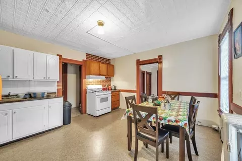 70 Alexander St, Springfield, MA 01107 photo 6