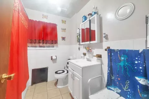 70 Alexander St, Springfield, MA 01107 photo 9