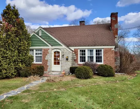 4 Marjorie Ln, Southbridge, MA 01550