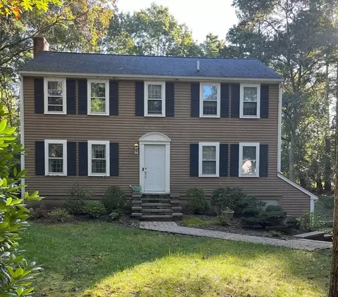 5 Bristol Dr, Duxbury, MA 02332