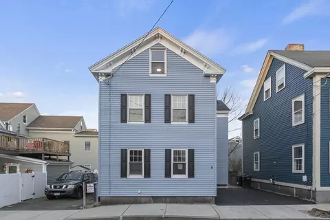 5 Carlton St #1, Salem, MA 01970