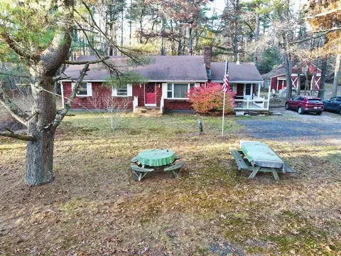 8 Washburn Rd, Freetown, MA 02717
