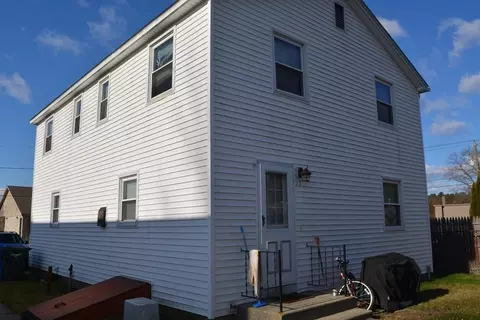 15-17 Lloyd Ave, Springfield, MA 01119 photo 3