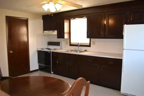 15-17 Lloyd Ave, Springfield, MA 01119 photo 5