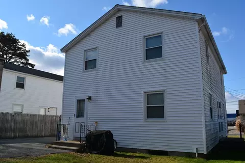 15-17 Lloyd Ave, Springfield, MA 01119 photo 4