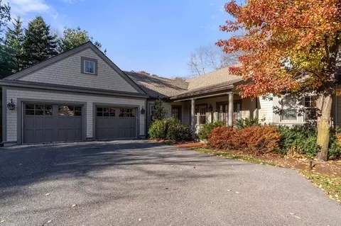 8 Cutting Ln #8, Weston, MA 02493