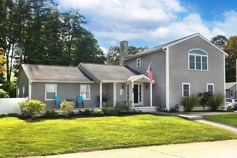 5 Bartlett Dr, Georgetown, MA 01833