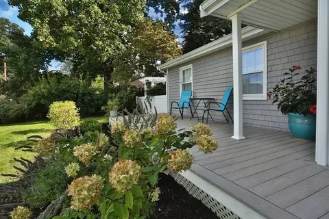 5 Bartlett Dr, Georgetown, MA 01833 photo 2