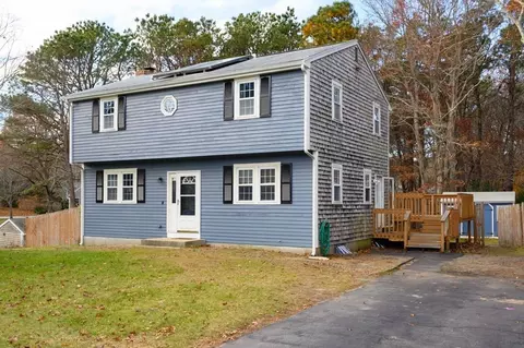 19 Barquentine Dr, Plymouth, MA 02360