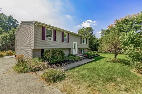 7 Newbury Rd, Rowley, MA 01969