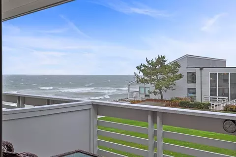 94 Shore Dr W #2210/13B, Mashpee, MA 02649