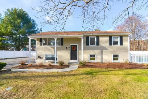 256 Main St, Medway, MA 02053