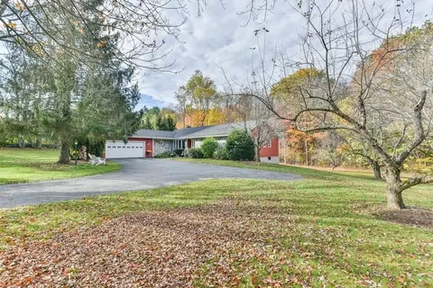 86 E Baylies Rd, Charlton, MA 01507