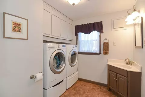 153 Hartford Ave E, Mendon, MA 01756 photo 11