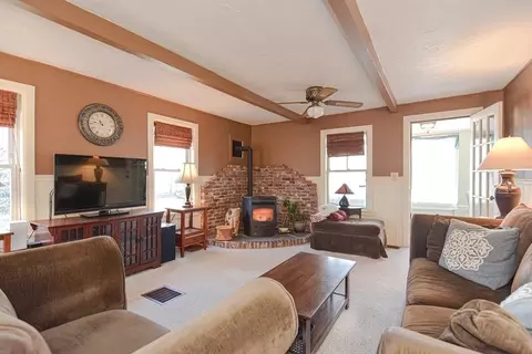 153 Hartford Ave E, Mendon, MA 01756 photo 6