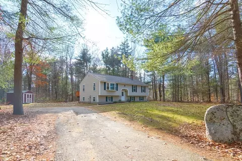 56 Dogwood Rd N, Hubbardston, MA 01452