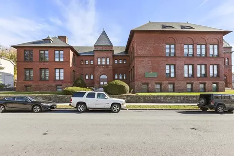 31 Elizabeth St #G4, Worcester, MA 01605