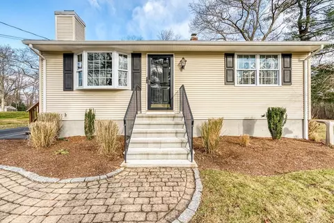 4 Myrtle St, Mendon, MA 01756 photo 3