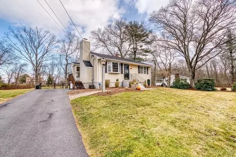 4 Myrtle St, Mendon, MA 01756 photo 2