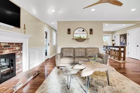4 Myrtle St, Mendon, MA 01756 photo 8