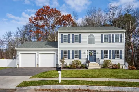 33 Farland Cir, New Bedford, MA 02745