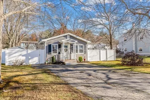 43 Fern Rd, Holbrook, MA 02343