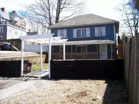 67 Moore St, Haverhill, MA 01830