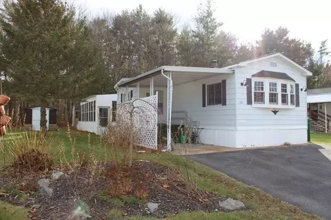 250 Mansfield Ave #111, Norton, MA 02766