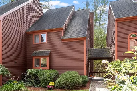 2 Adams Ln #-, Westford, MA 01886
