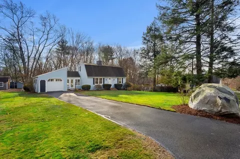 5 Arbutus Ave, Chelmsford, MA 01824