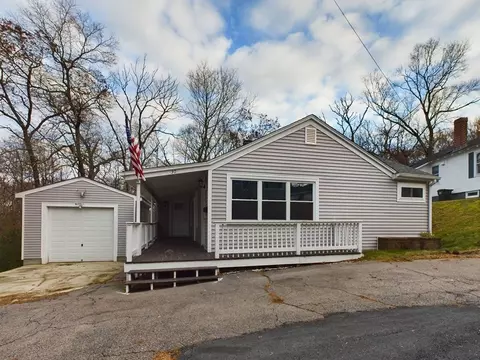 30 Hill St, Hopedale, MA 01747