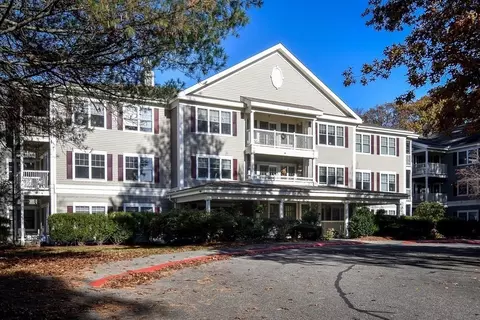 34 Meeting House Ln #319, Stow, MA 01775