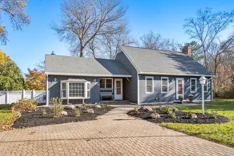 76 Winslow Cemetery Rd, Marshfield, MA 02050