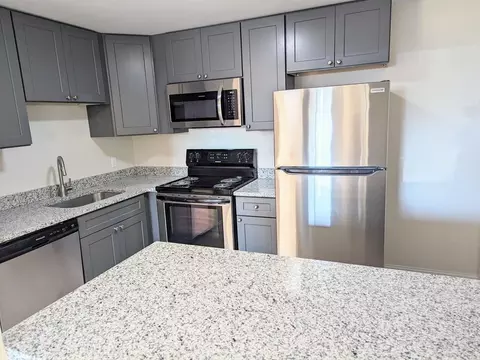 38 Bayview Ter #4, Danvers, MA 01923 photo 2
