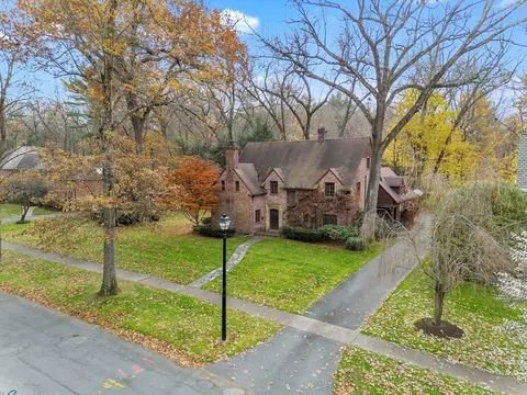 173 Farmington Rd, Longmeadow, MA 01106