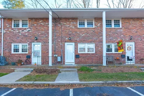 27 Regency Dr #27, Holliston, MA 01746